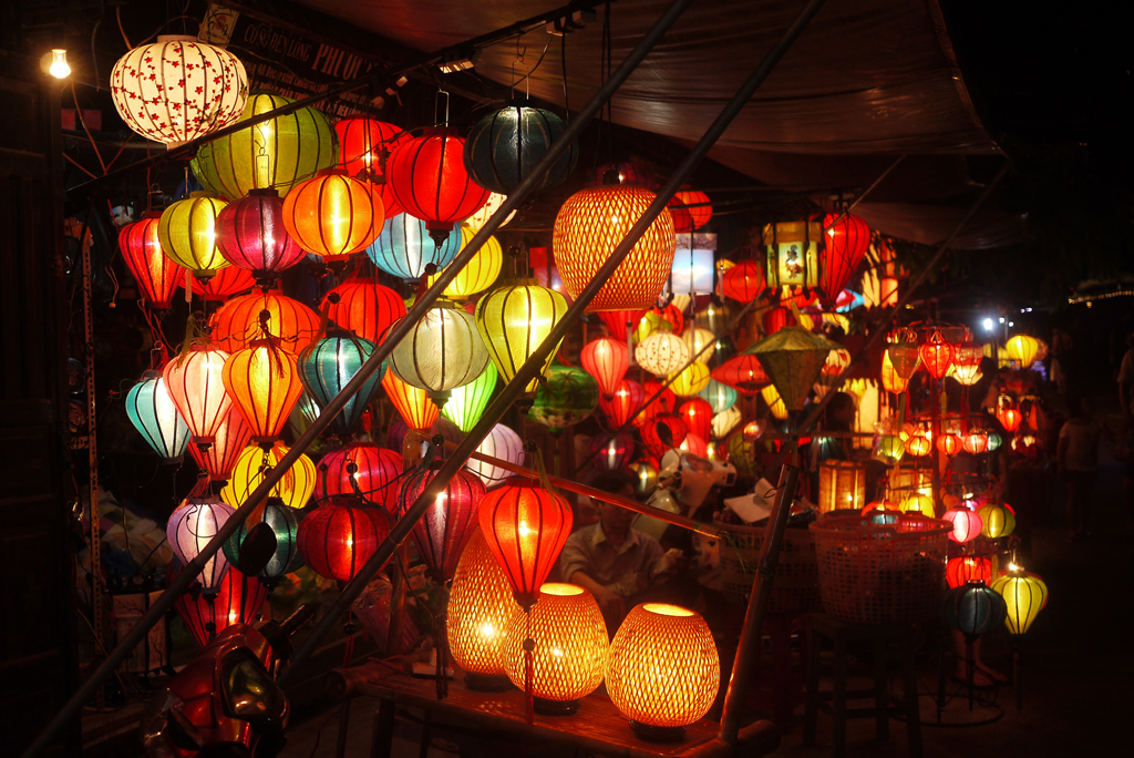 #6 Hoi An's Full Moon Lantern Festival